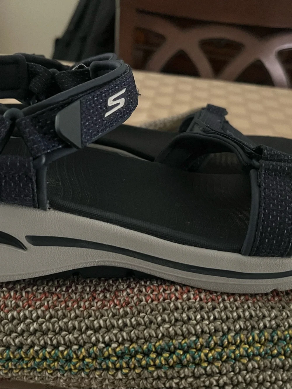 Skechers Women's Go Walk Arch Fit Mesh Quarter Strap Size 9